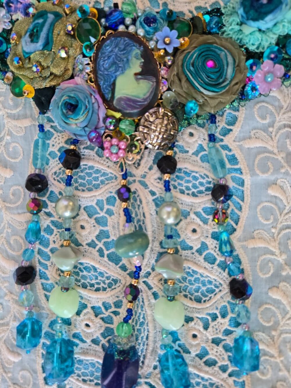 Handmade Blue Rose Bead Embroidered Choker Necklace Mermaidcore Y2k-Style - Picture 4 of 9